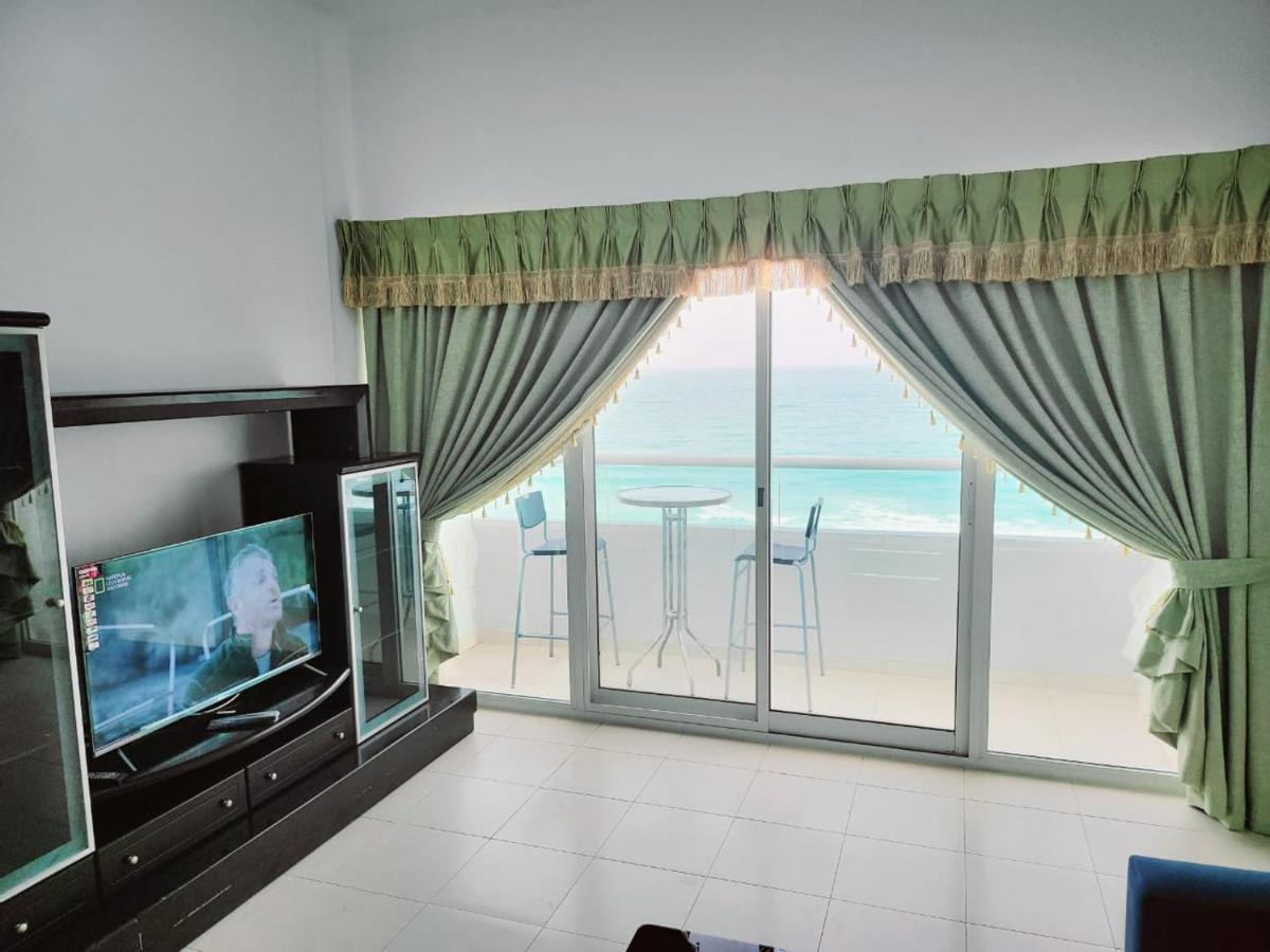 Beachfront Holiday Homes Ajman Exterior photo